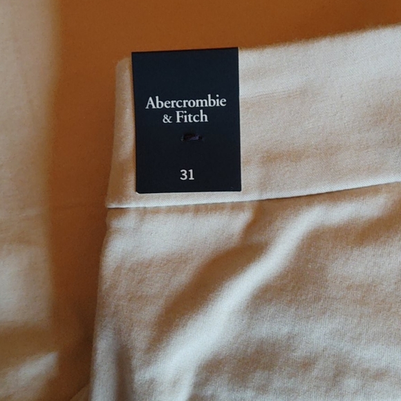 Abercrombie size 31 cream colored stretch shorts - Picture 3 of 4